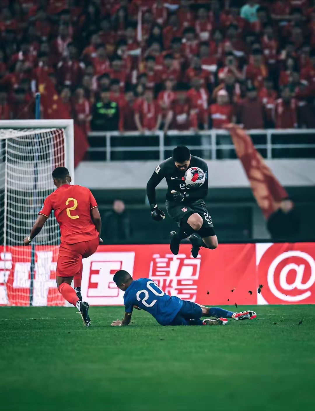 皇冠体育官方网站-山东女足后卫铁打不漏，连续五场零封对手(世界足坛00后潜力新星)