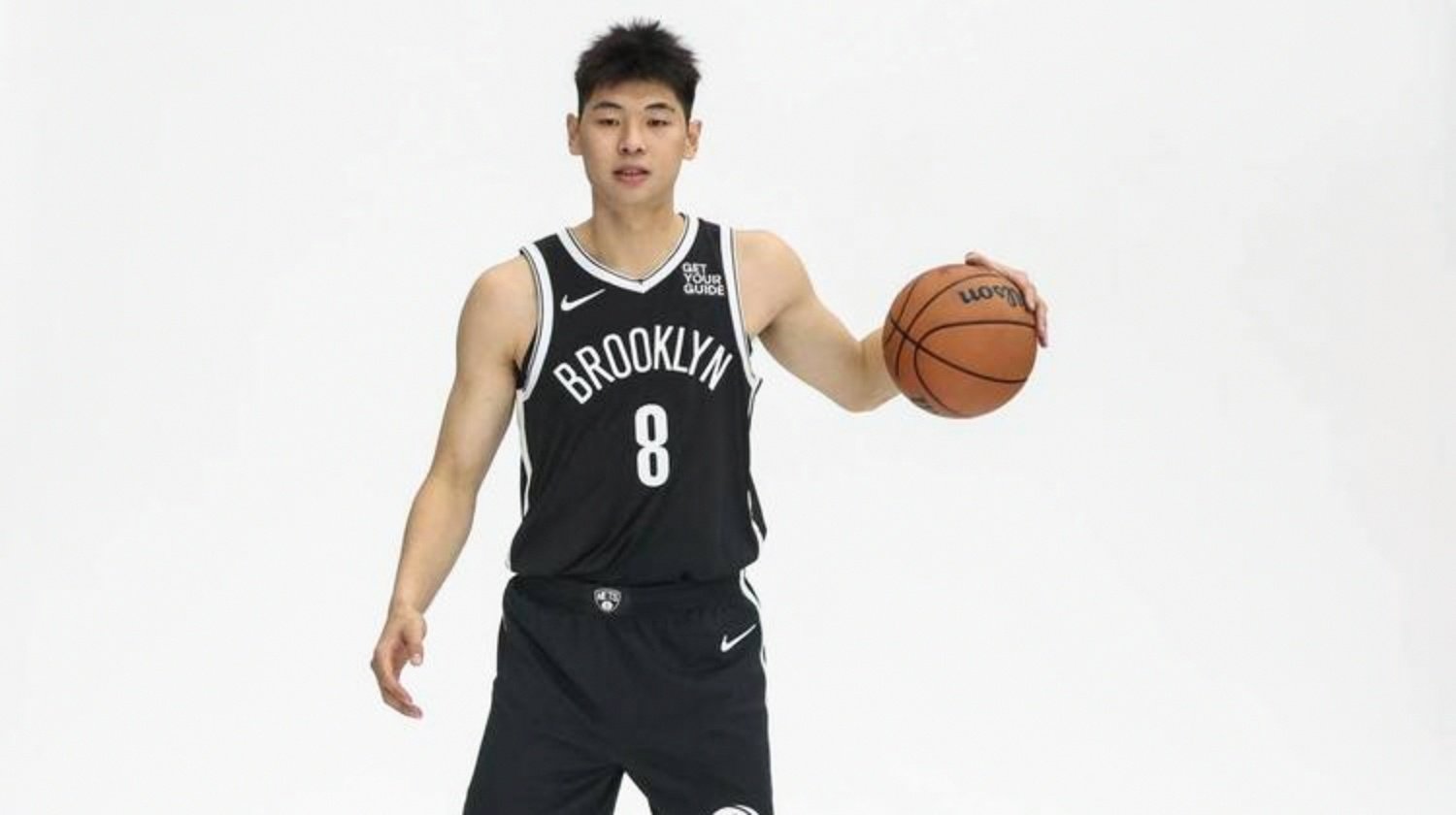 皇冠体育登录-雄鹿队背靠背比赛取得双胜，士气高涨