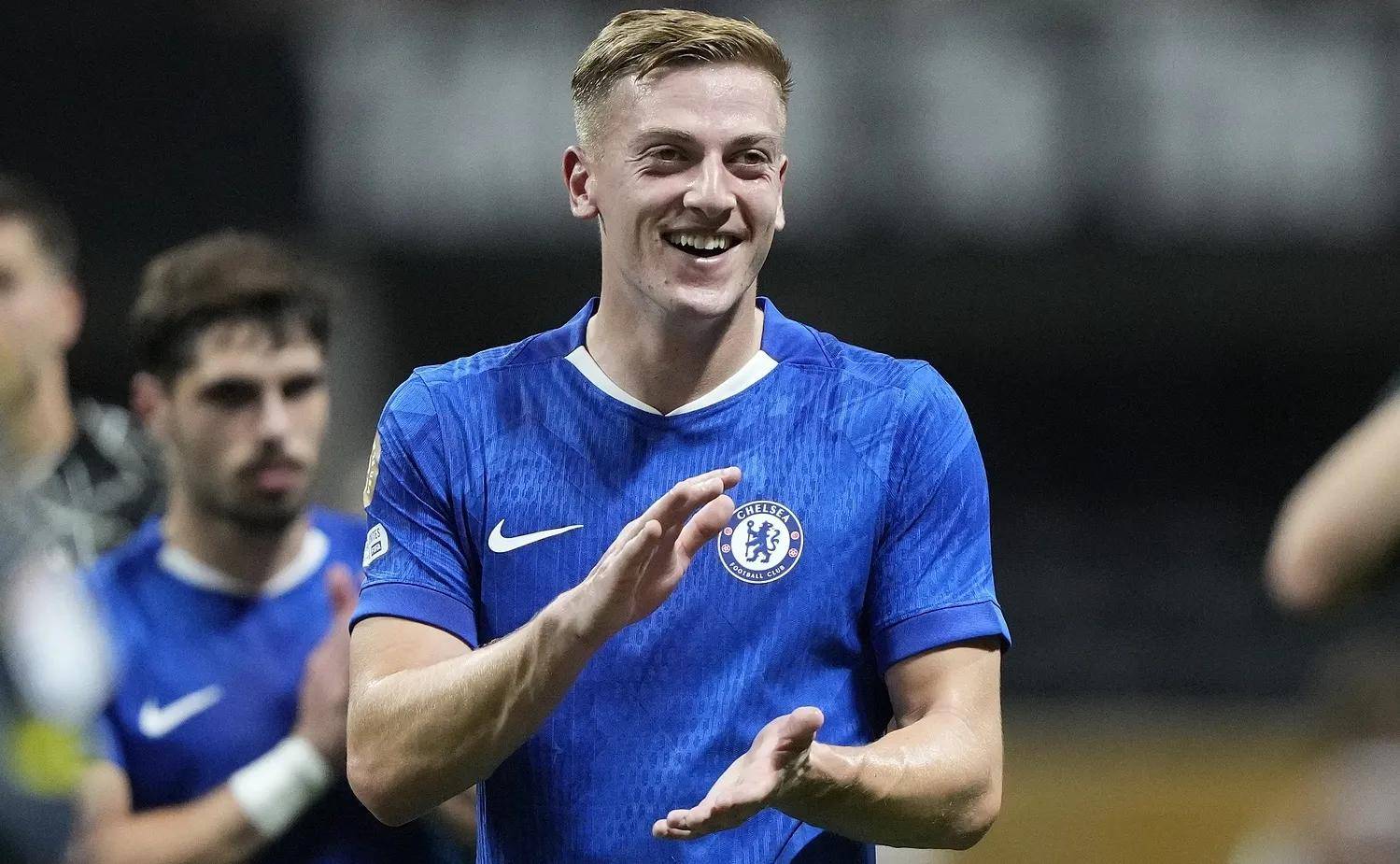 皇冠体育登录-切尔西新援表现出色，或成球队当家前锋(切尔西新援表现出色,或成球队当家前锋的是谁)